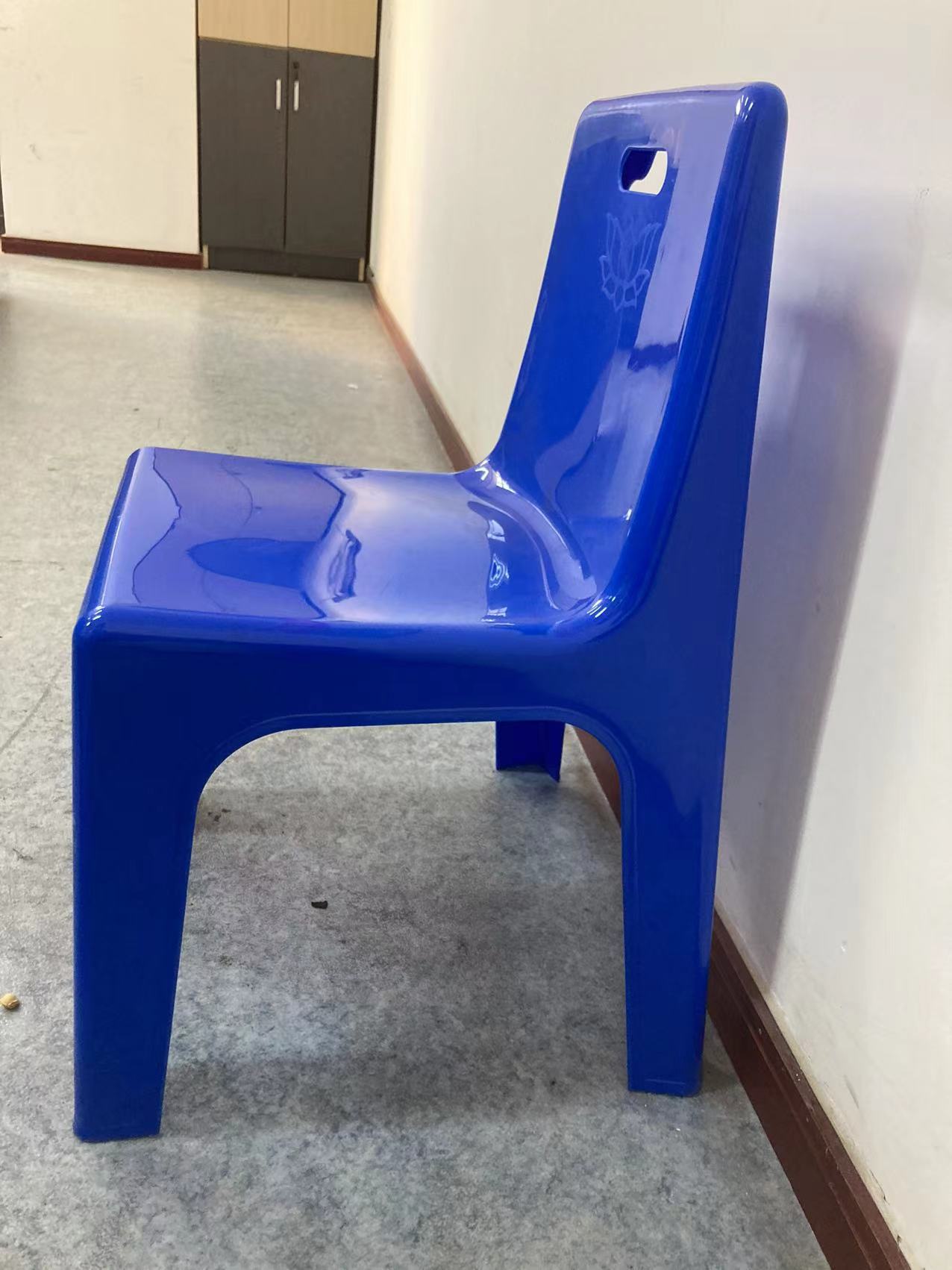 Máquina de moldeo por inyección de sillas y mesas de comedor de plástico para niños baratas